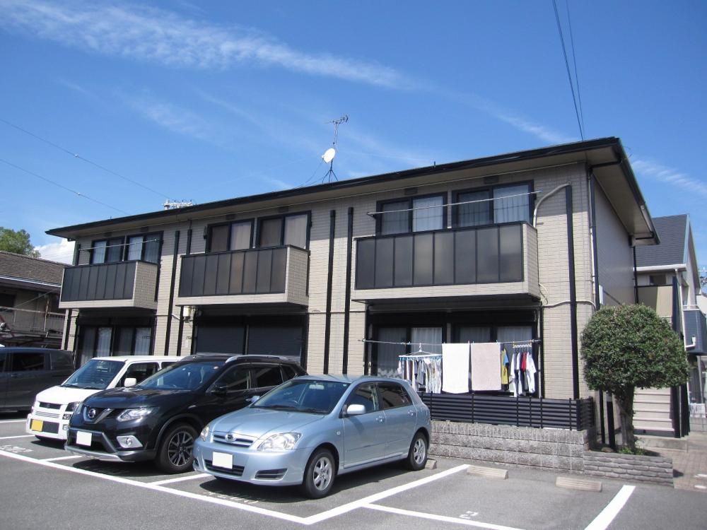 兵庫県加古川市尾上町養田のアパートの建物外観