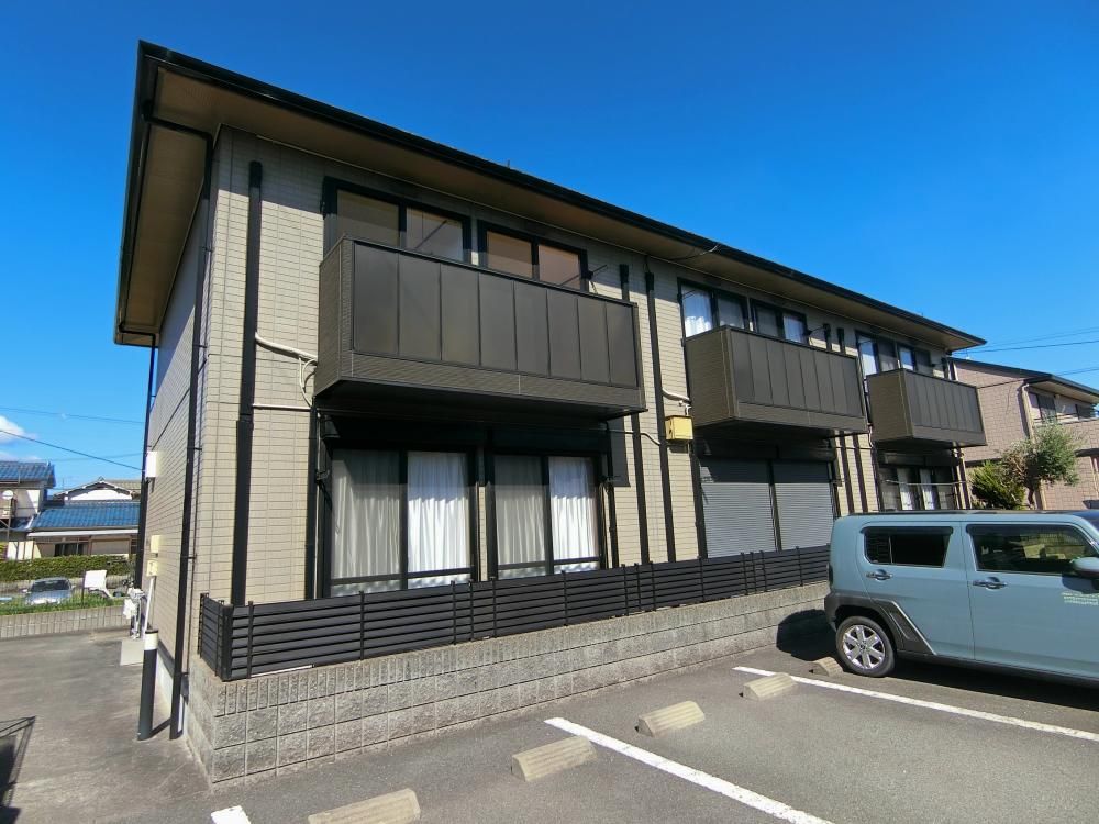 兵庫県加古川市尾上町養田のアパートの建物外観