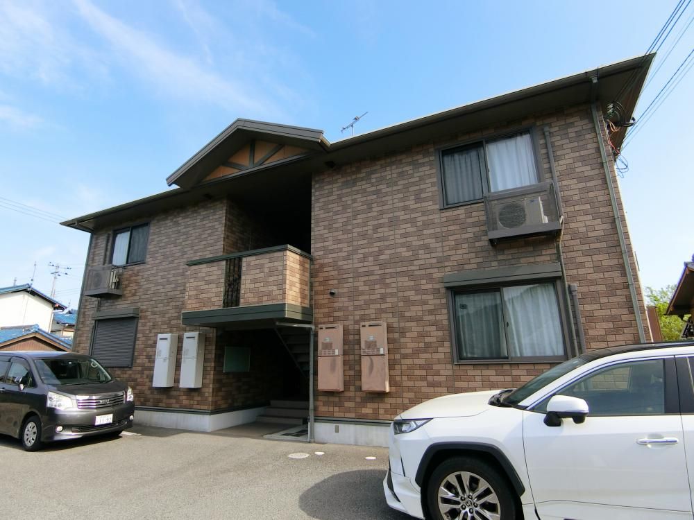 兵庫県高砂市阿弥陀町阿弥陀のアパートの建物外観