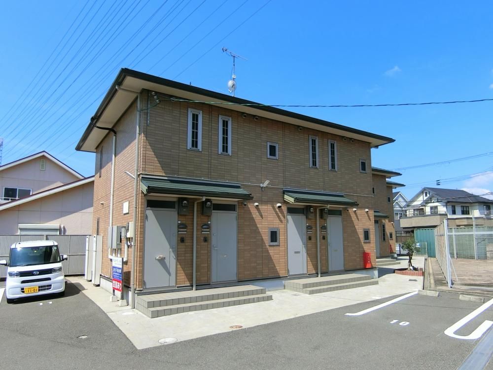 兵庫県高砂市荒井町小松原2丁目のアパートの建物外観