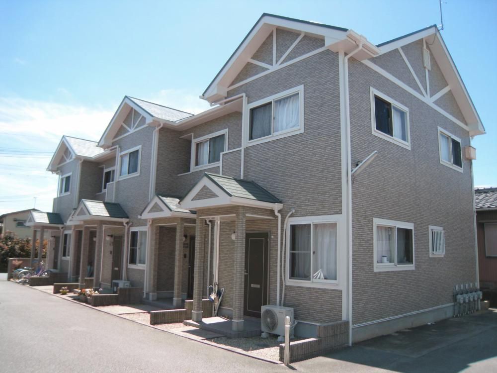 兵庫県高砂市荒井町中新町のメゾネットの建物外観