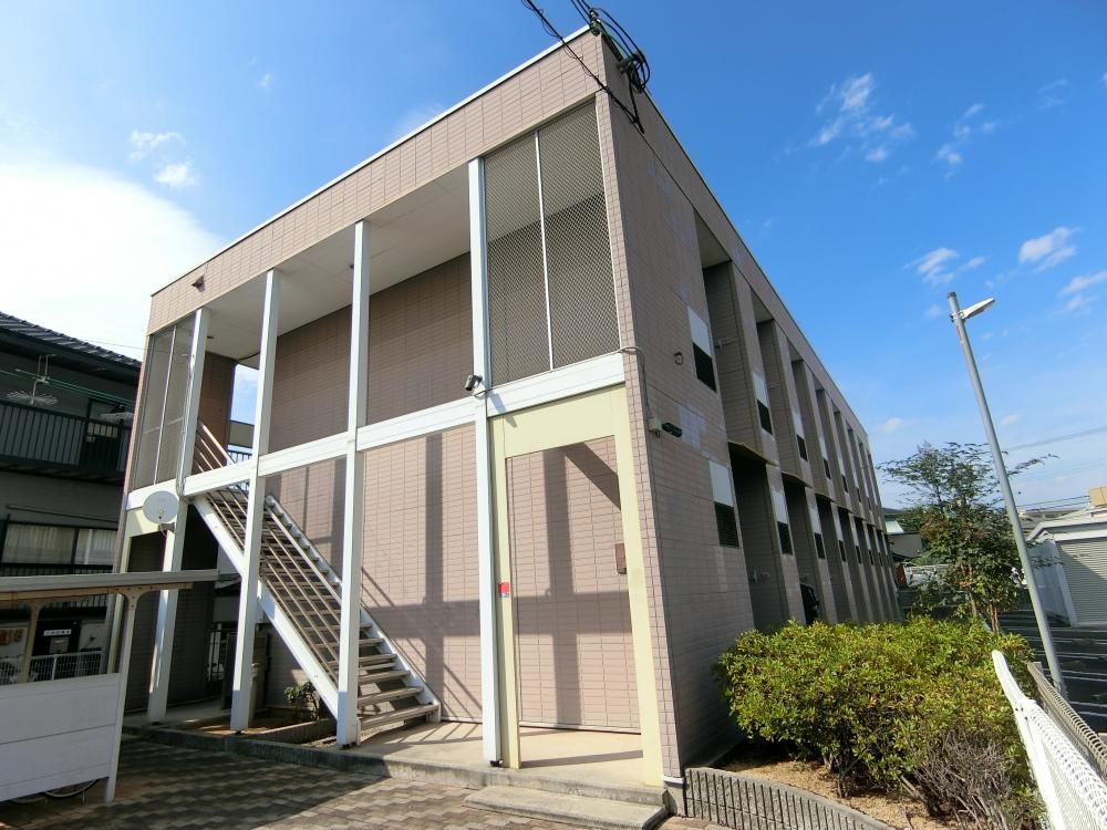 兵庫県高砂市伊保港町1のアパートの建物外観