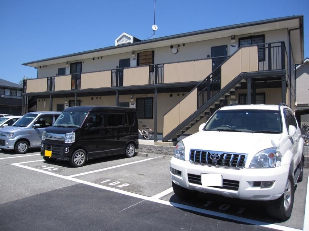 兵庫県高砂市伊保崎2丁目のアパートの建物外観