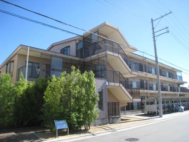 兵庫県加古川市加古川町美乃利のマンションの建物外観