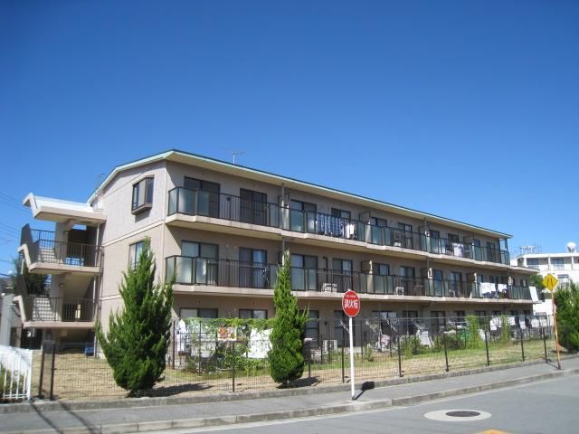 兵庫県加古川市加古川町美乃利のマンションの建物外観