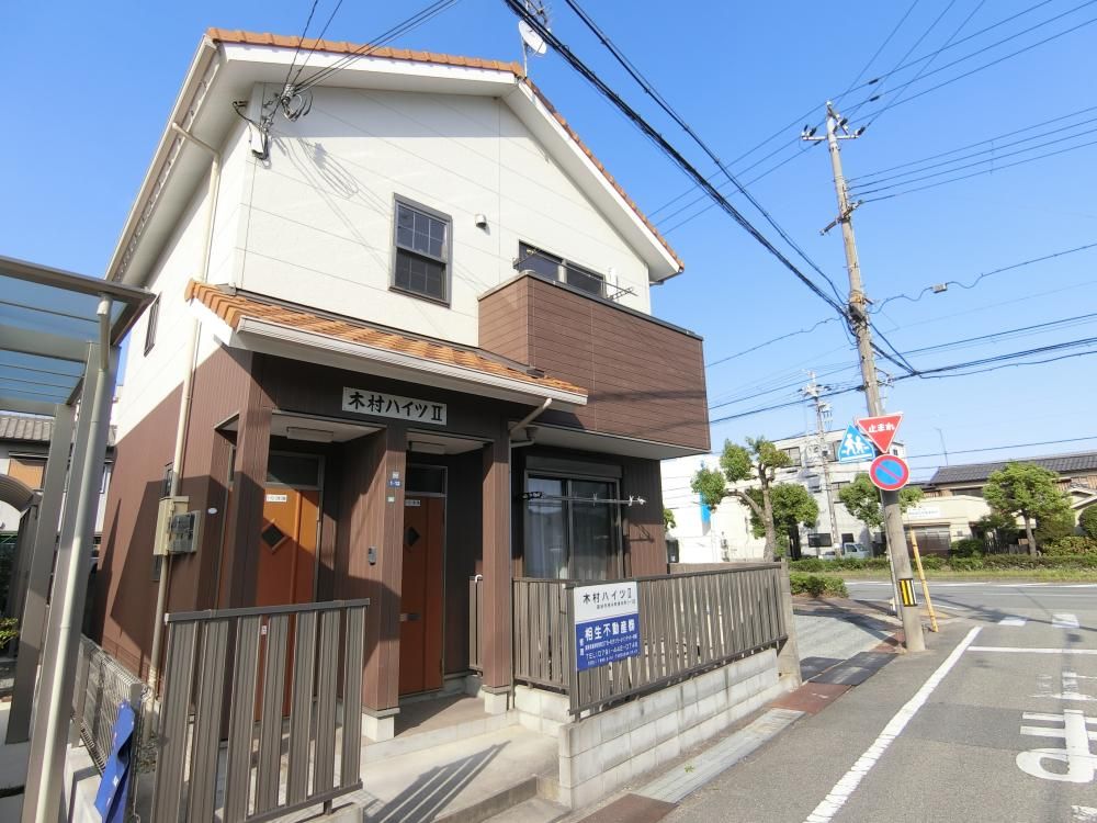 兵庫県高砂市荒井町東本町のアパートの建物外観